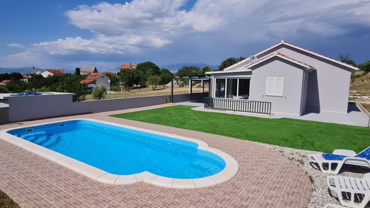 Nane Garden House With Heated Pool Vila Mirce Exterior foto