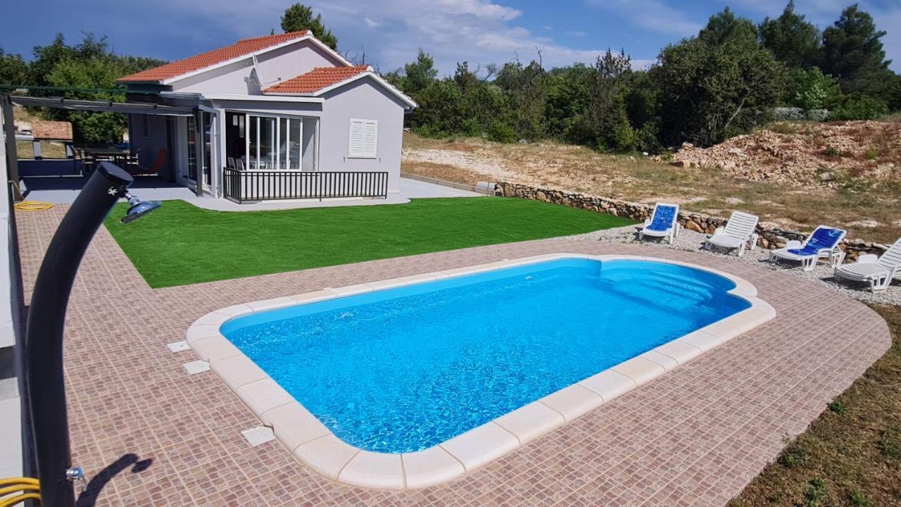 Nane Garden House With Heated Pool Vila Mirce Exterior foto