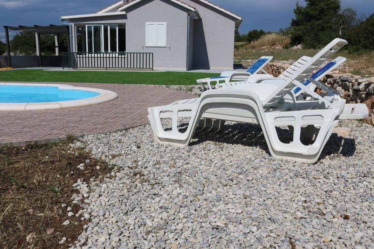 Nane Garden House With Heated Pool Vila Mirce Exterior foto
